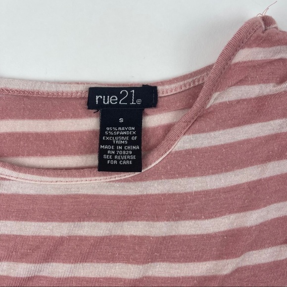 Rue 21 Womens Tshirt Pink White Blue Striped Small - Picture 4 of 7
